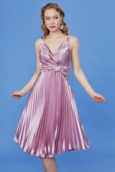 Önü Desenli Piliseli Elbise - 4