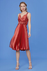 Önü Desenli Piliseli Elbise - 9