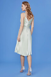 Önü Desenli Piliseli Elbise - 26