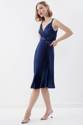 Önü Desenli Piliseli Elbise - 36