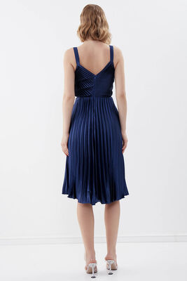 Önü Desenli Piliseli Elbise - 39