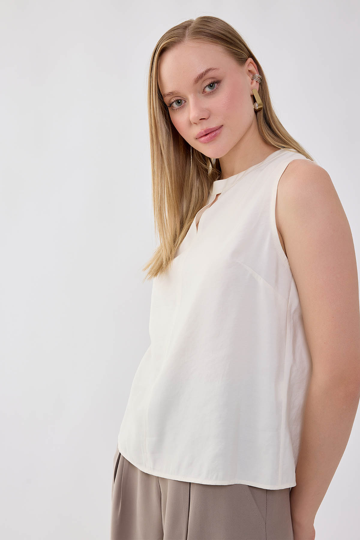 Önü Detaylı Bluz - Thumbnail