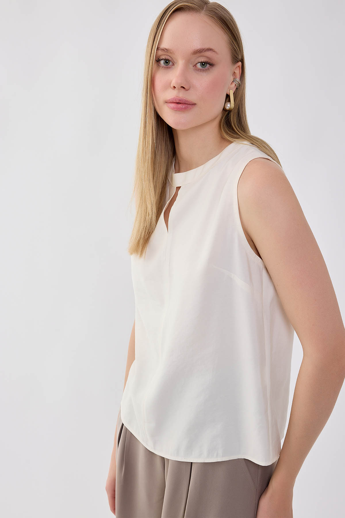 Önü Detaylı Bluz - Thumbnail