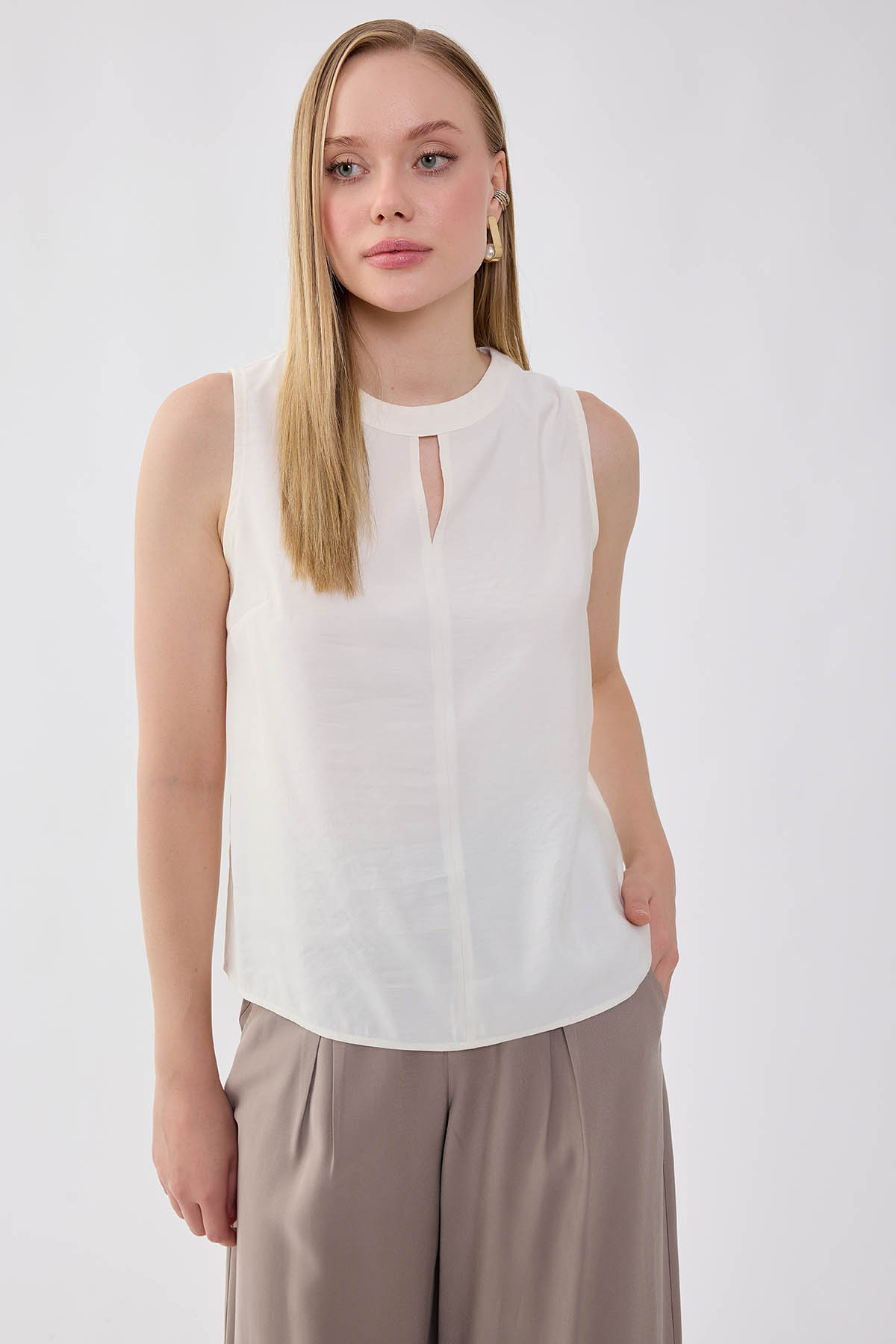 Önü Detaylı Bluz - Thumbnail