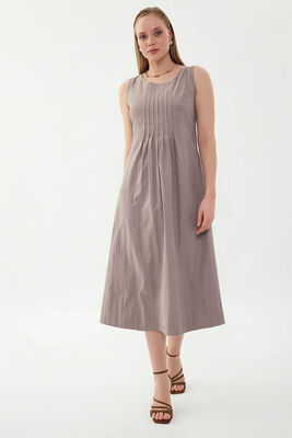 Önü Detaylı Sıfır Kol Elbise (1)