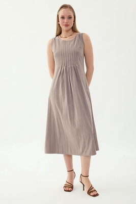 Önü Detaylı Sıfır Kol Elbise