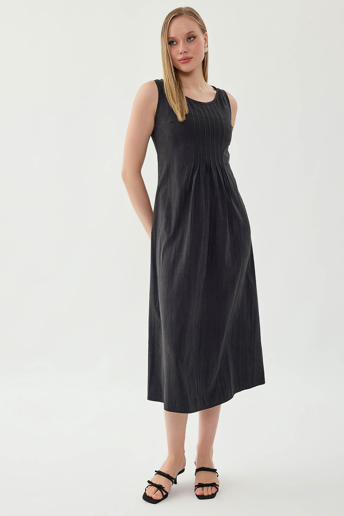 Önü Detaylı Sıfır Kol Elbise - Thumbnail