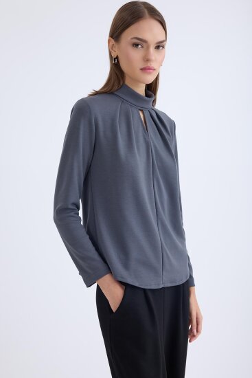 Önü Detaylı Uzun Kol Bluz - 11