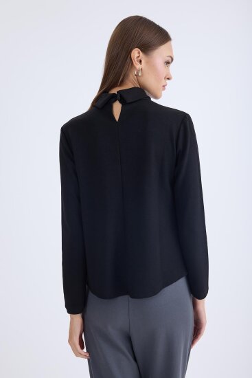 Önü Detaylı Uzun Kol Bluz - 18