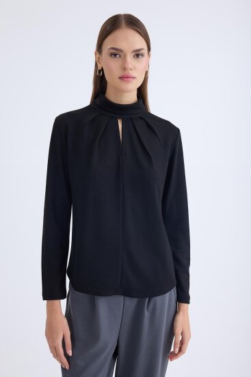 Önü Detaylı Uzun Kol Bluz - 17