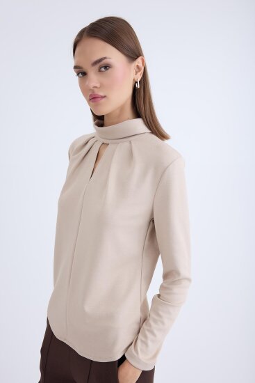 Önü Detaylı Uzun Kol Bluz - 24