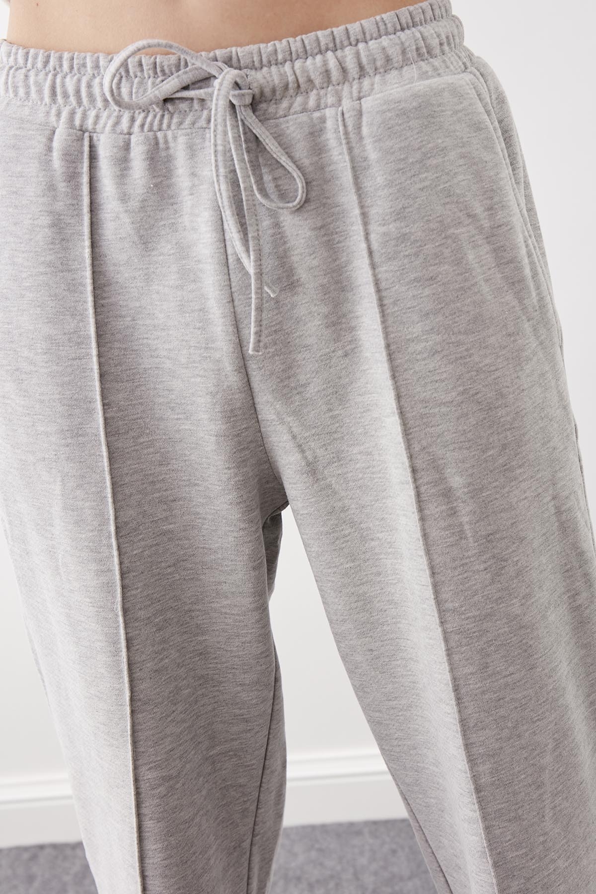 Önü Dikiş Detaylı Bağcıklı Eşofman - Thumbnail