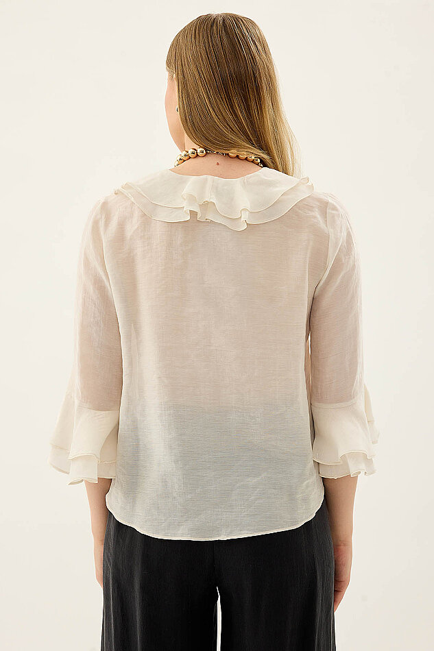Önü Düğmeli Fırfırlı Bluz - 11