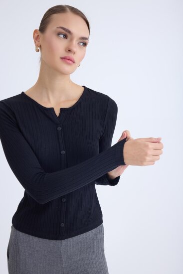 Önü Düğmeli Fitilli Uzun Kol Bluz - 1