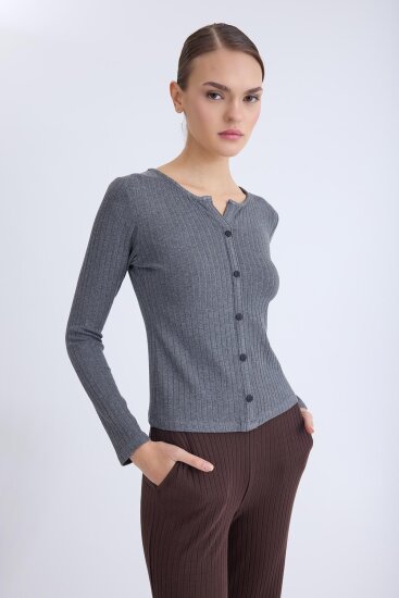 Önü Düğmeli Fitilli Uzun Kol Bluz - 7