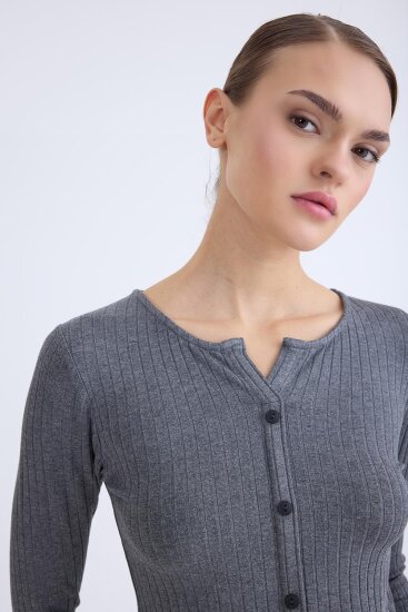 Önü Düğmeli Fitilli Uzun Kol Bluz - 8