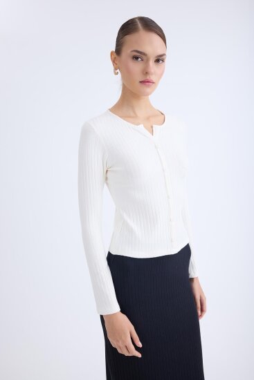 Önü Düğmeli Fitilli Uzun Kol Bluz - 14