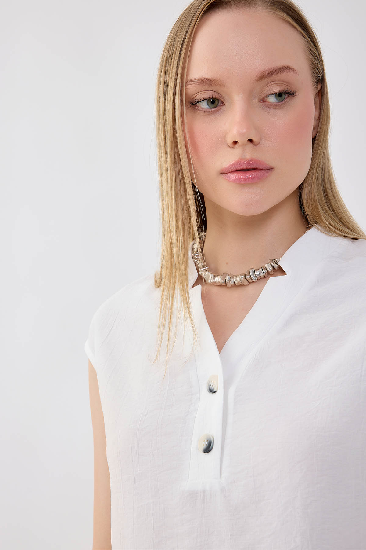 Önü Düğmeli V Yaka Bluz - Thumbnail