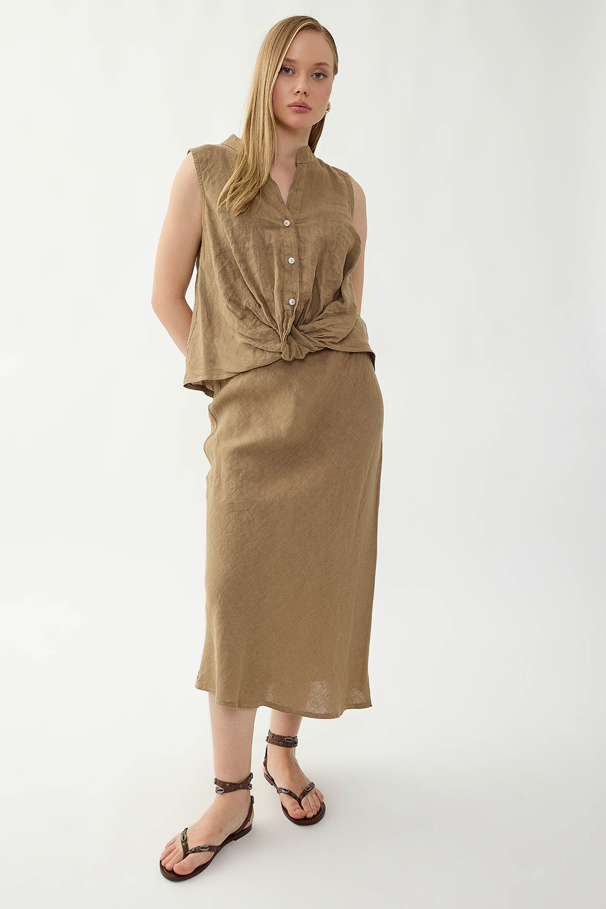 VİTRİN - %100 Keten Sedef Düğme Önü Büzgülü Bluz (1)