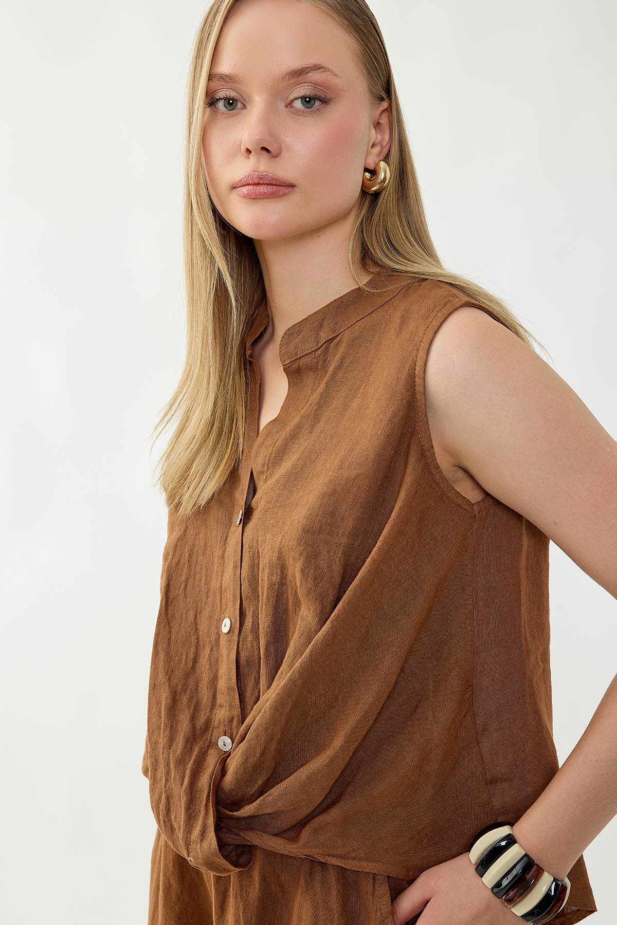 %100 Keten Sedef Düğme Önü Büzgülü Bluz - Thumbnail