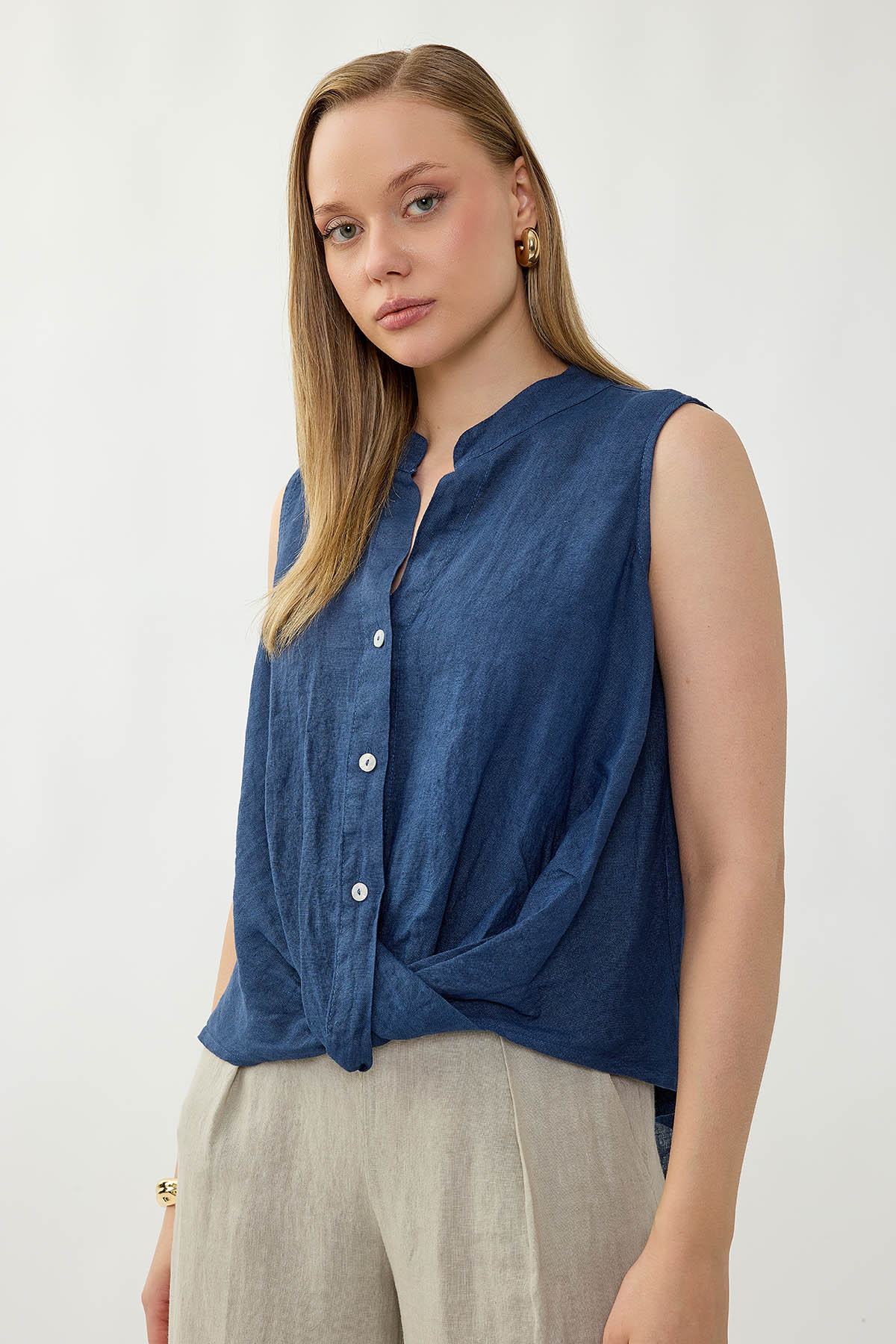 %100 Keten Sedef Düğme Önü Büzgülü Bluz - Thumbnail