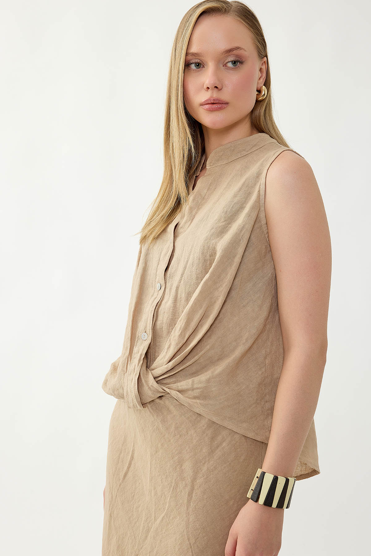 %100 Keten Sedef Düğme Önü Büzgülü Bluz - Thumbnail