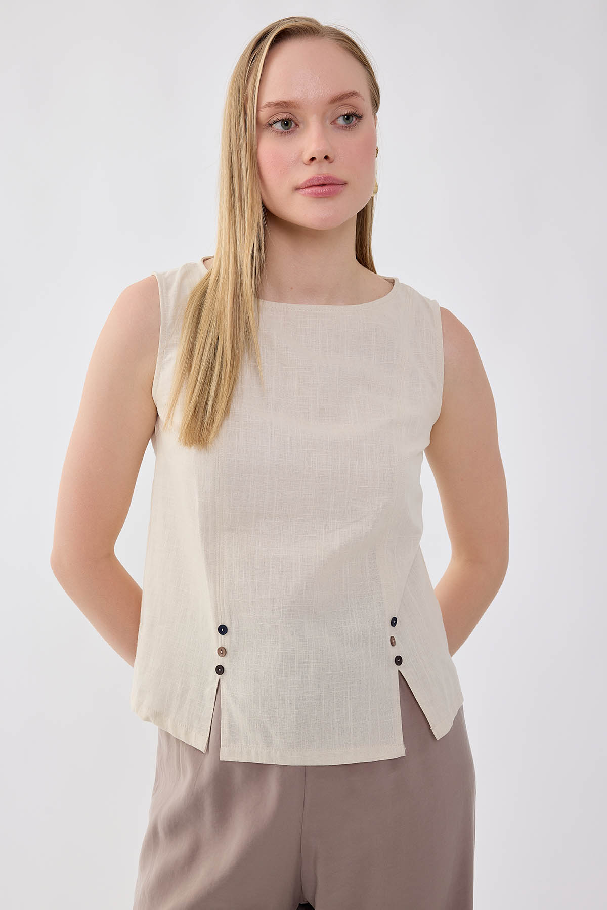 Sıfır Kol Düğmeli Keten Bluz - Thumbnail