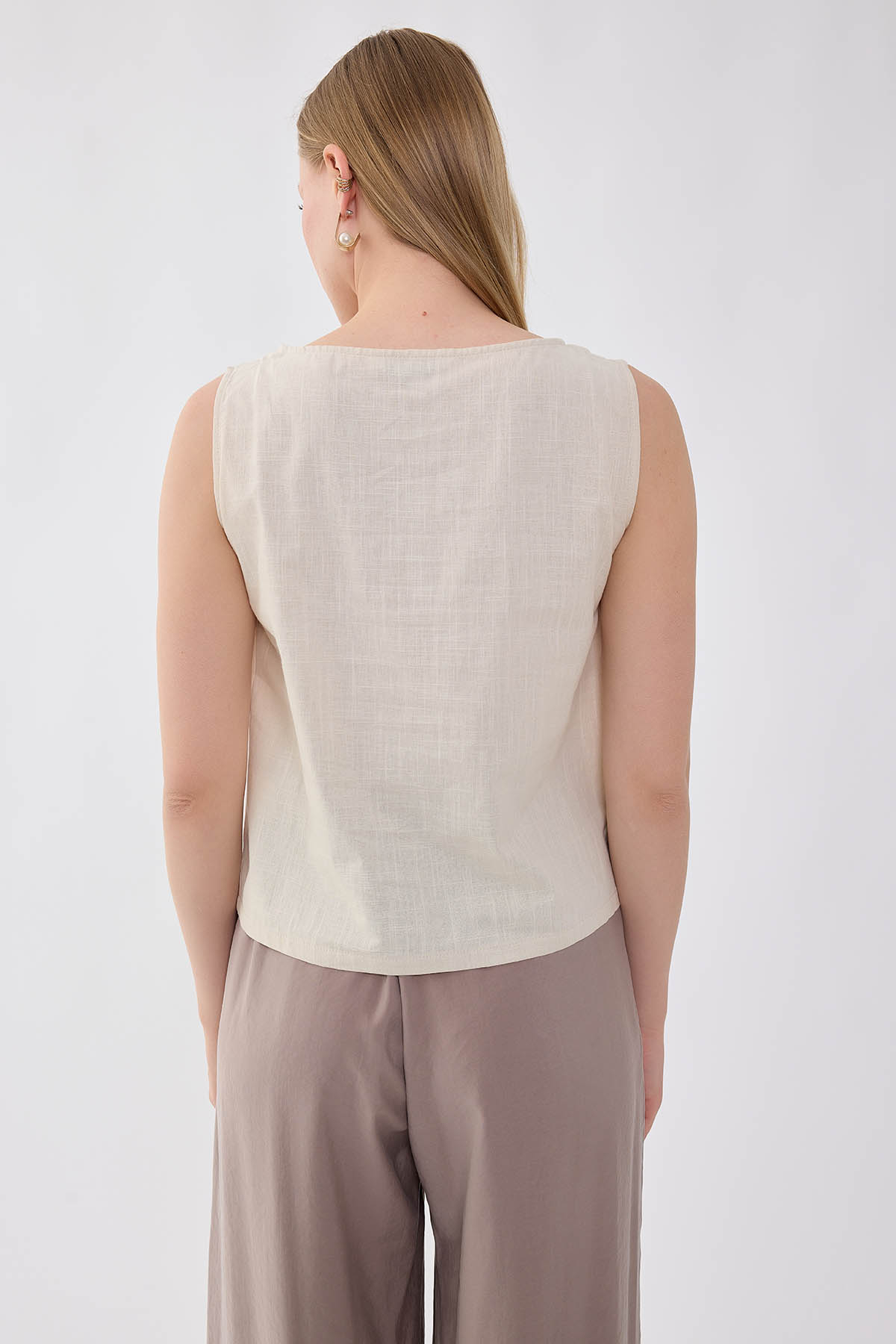 Sıfır Kol Düğmeli Keten Bluz - Thumbnail