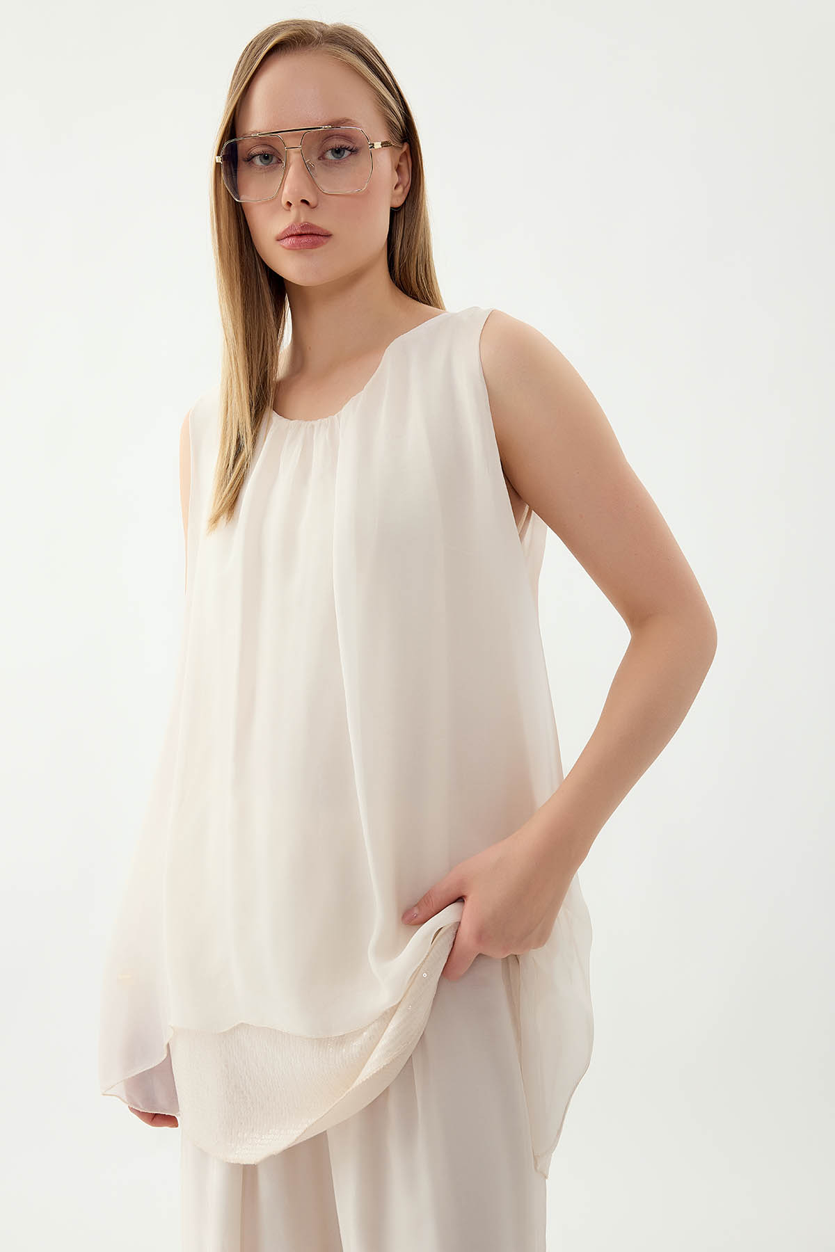 Sıfır Kol Etek Ucu Pullu İpek Bluz - Thumbnail