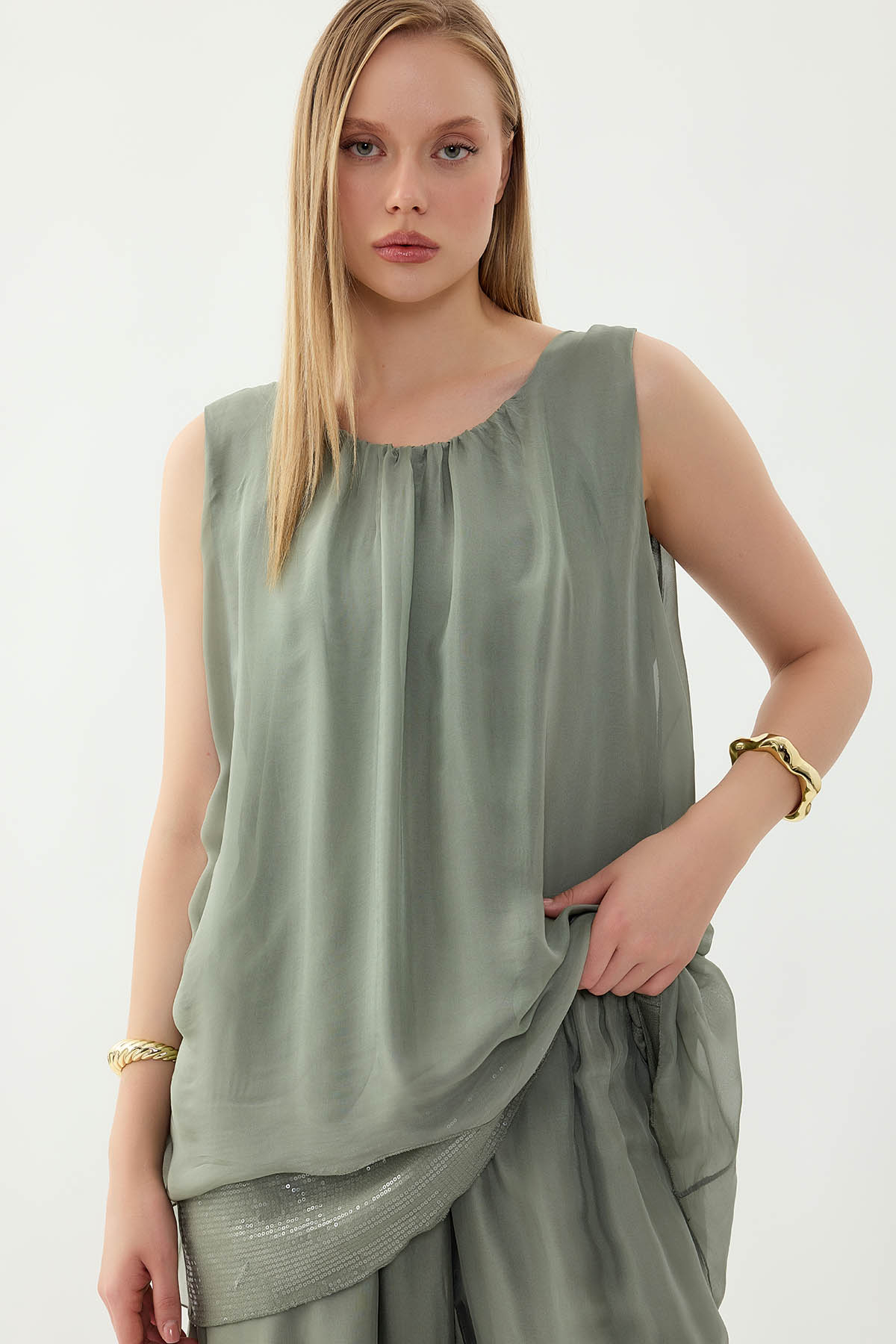 Sıfır Kol Etek Ucu Pullu İpek Bluz - Thumbnail