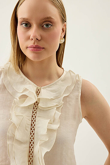 Sıfır Kol Fırfır Ve Güpür Detaylı Bluz - 3