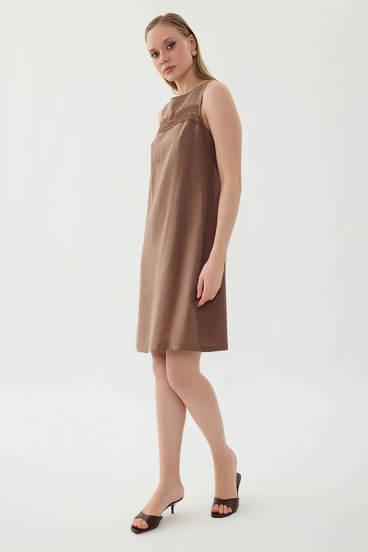 Sıfır Kol Güpürlü Elbise - Thumbnail