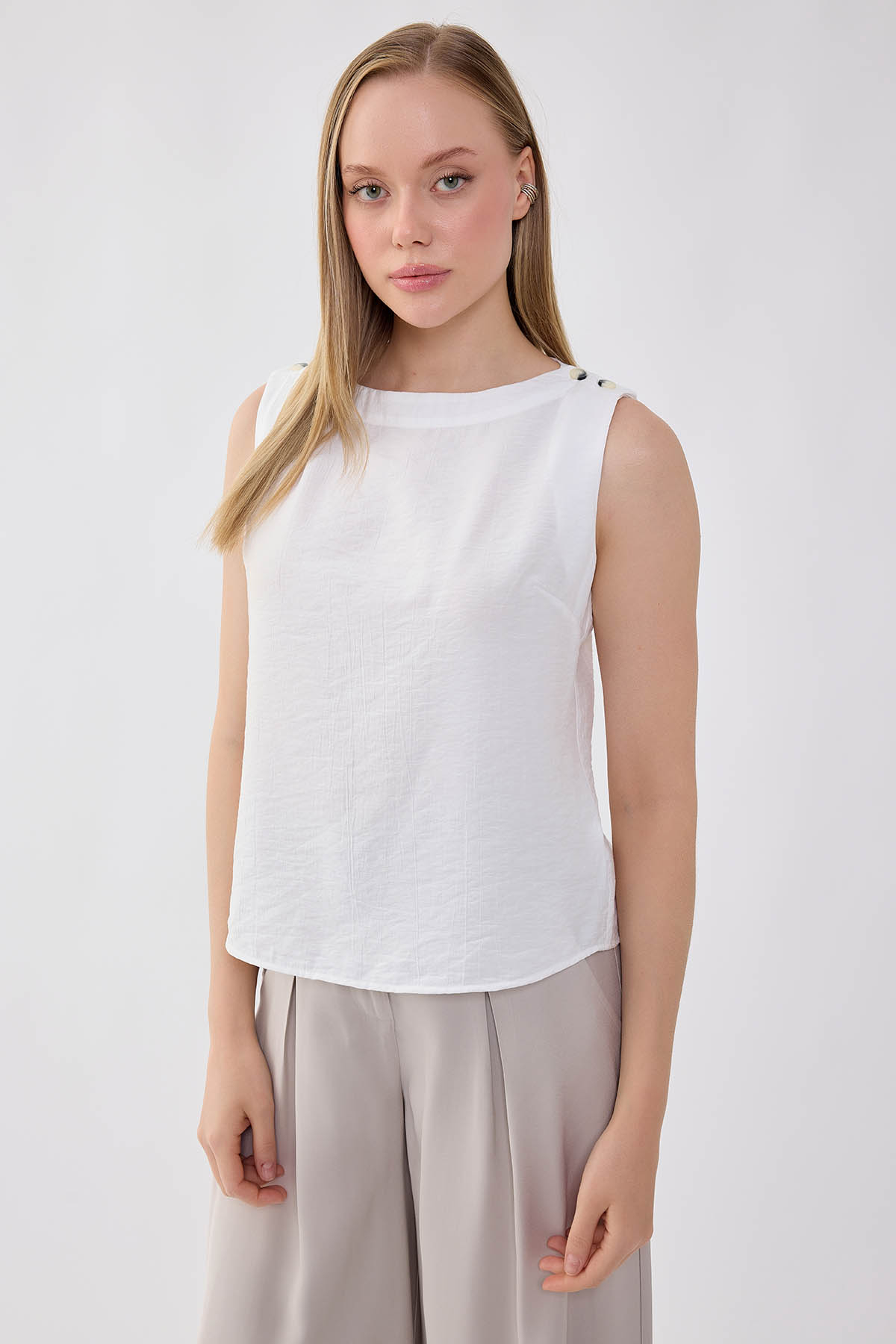 Sıfır Kol Omuzu Düğmeli Bluz - Thumbnail