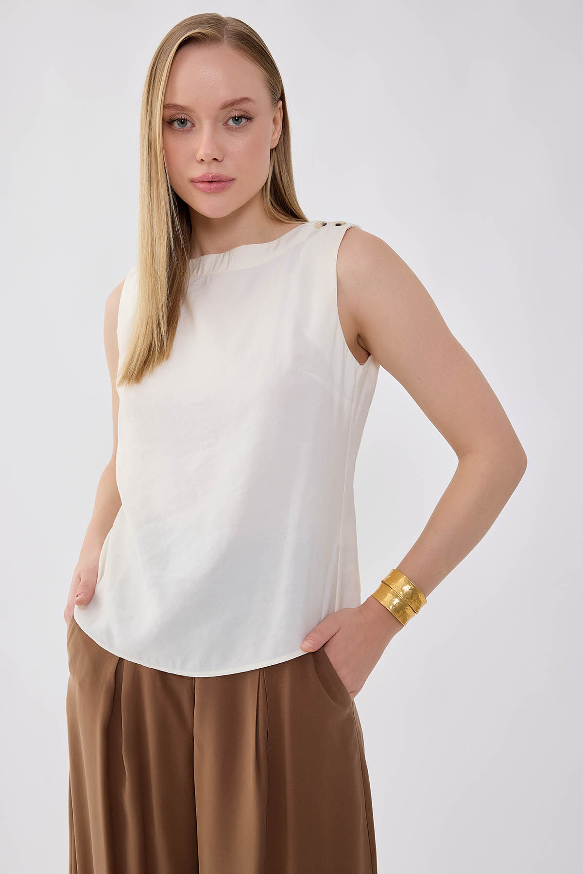 Sıfır Kol Omuzu Düğmeli Bluz - Thumbnail