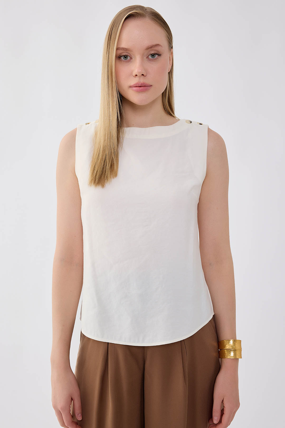 Sıfır Kol Omuzu Düğmeli Bluz - Thumbnail