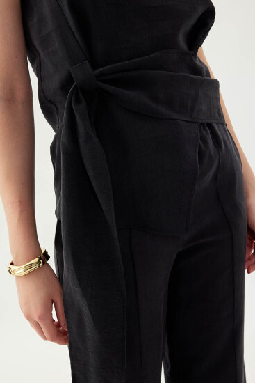 Sıfır Kol Önü Detaylı Bluz - 37