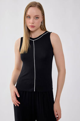 Sıfır Kol Yuvarlak Yaka Önü Şeritli Bluz (1)