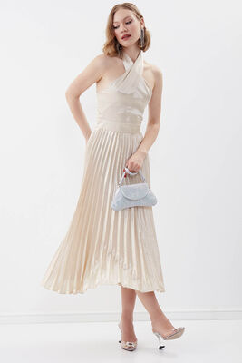 Sırt Dekolteli Boyundan Bağlamalı Piliseli Elbise - 1