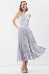 Sırt Dekolteli Boyundan Bağlamalı Piliseli Elbise - 12