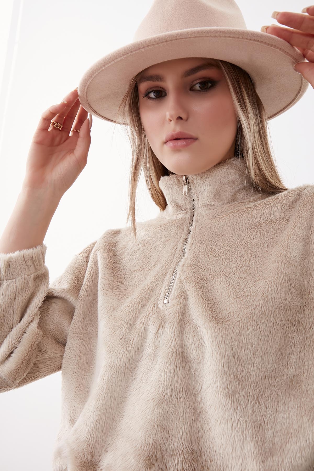 Fermuarlı Dik Yaka Peluş Sweat - Thumbnail