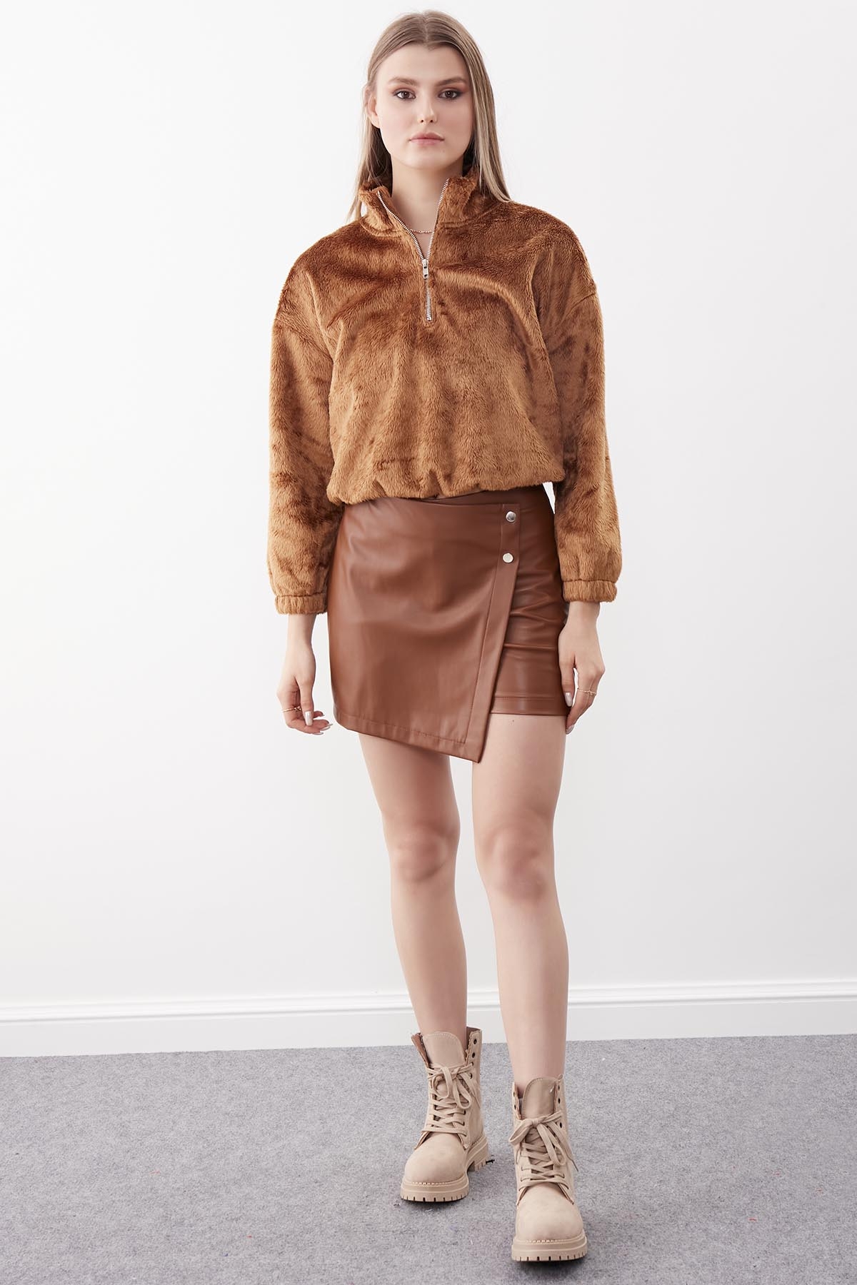 Fermuarlı Dik Yaka Peluş Sweat - Thumbnail