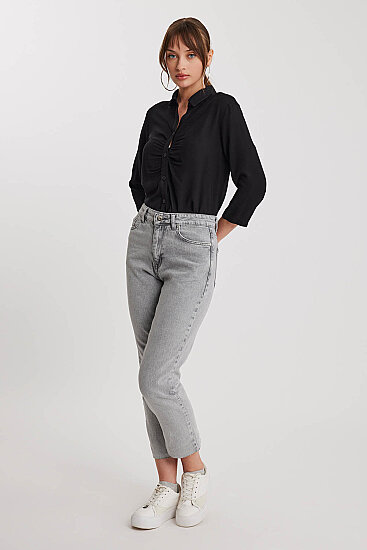 Slim Fit Crop Mom Jean - 3