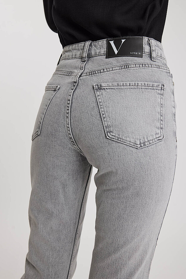 Slim Fit Crop Mom Jean - 6