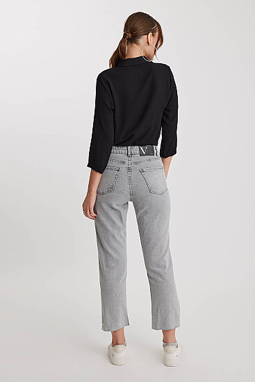 Slim Fit Crop Mom Jean - 5