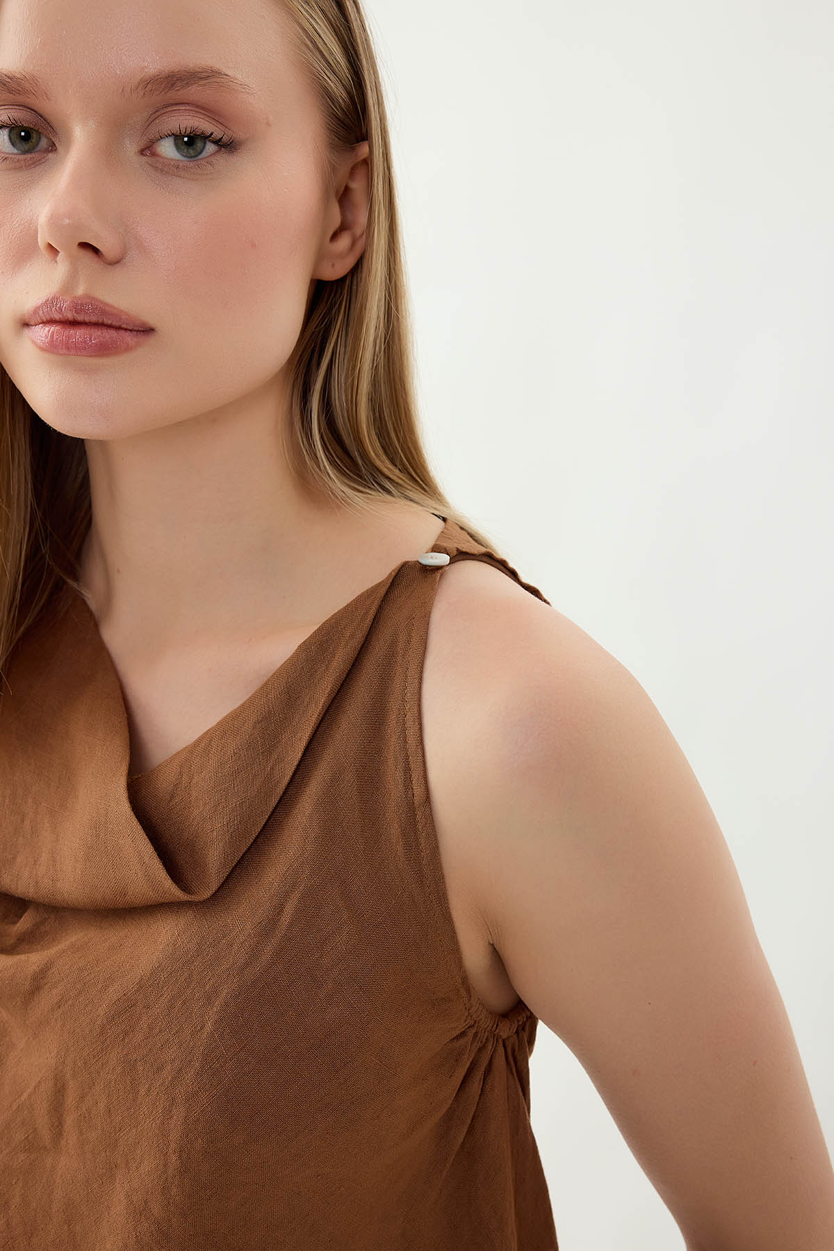 %100 Keten Tek Düğme Sıfır Kol Bluz - Thumbnail