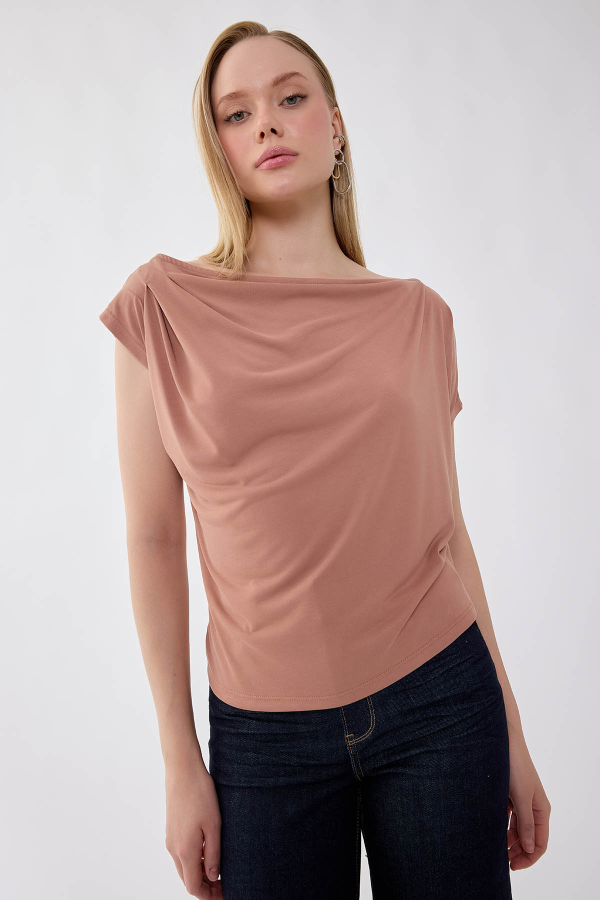 Tek Omuzu Büzgü Detaylı Bluz - Thumbnail