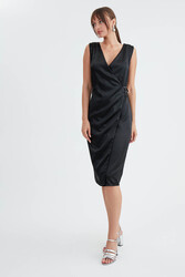 Tokalı Saten Elbise - 7