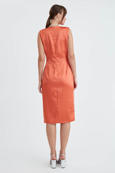 Tokalı Saten Elbise - 11