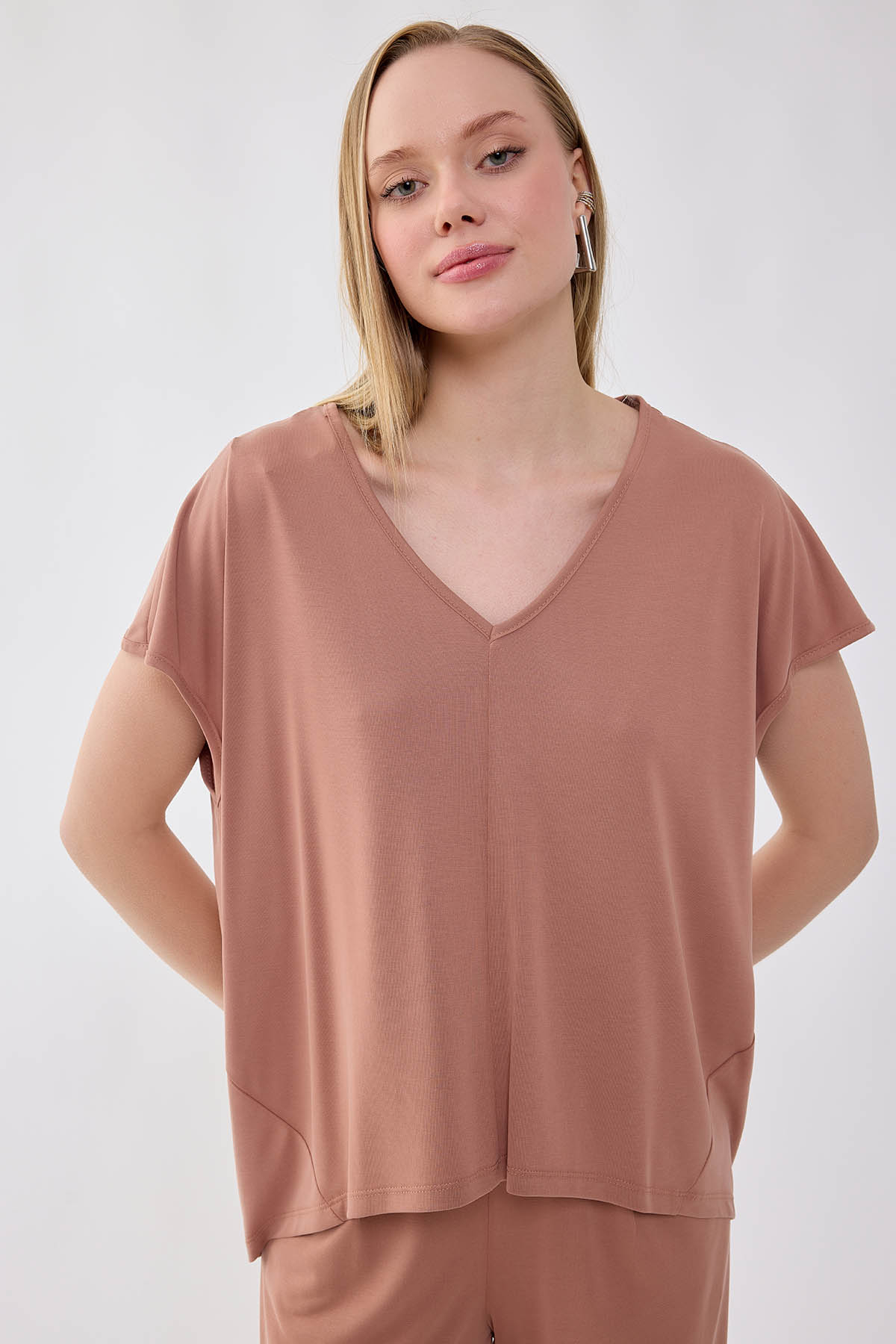 V Yaka Arkası Uzun Bluz - Thumbnail