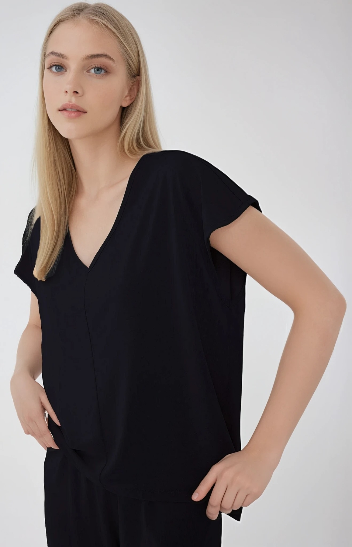 V Yaka Arkası Uzun Bluz - Thumbnail